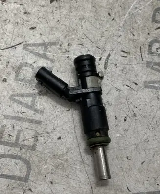 Mercedes-Benz S W221 Fuel injector A2720780249