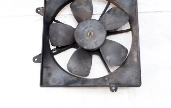 KIA Carnival Radiator cooling fan shroud