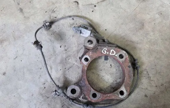 Opel Astra K Rear wheel hub 13382367