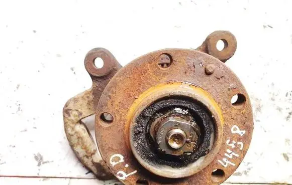 Volkswagen II LT Front wheel hub