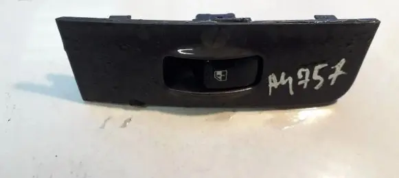 Hyundai Matrix Electric window control switch 9358017510 93580-17510