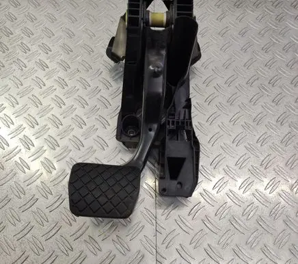 Volkswagen PASSAT B8 Brake pedal bracket assembly 5Q1723058AJ