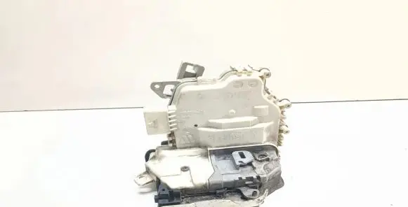 Audi A6 S6 C7 4G Front door lock 8J2837015C