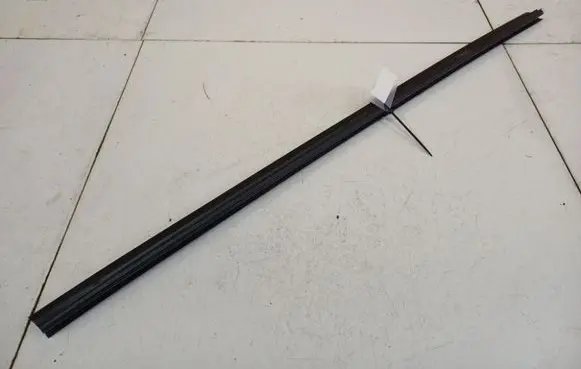 Peugeot 207 Front door glass trim molding 