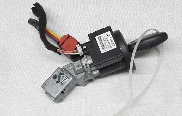 Renault Trafic III (X82) Ignition lock 285910001RB