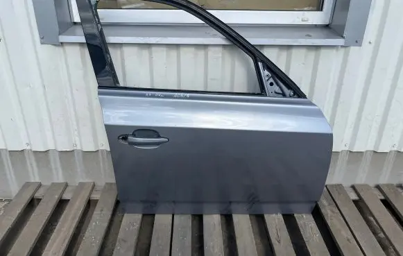 BMW X3 E83 Front door