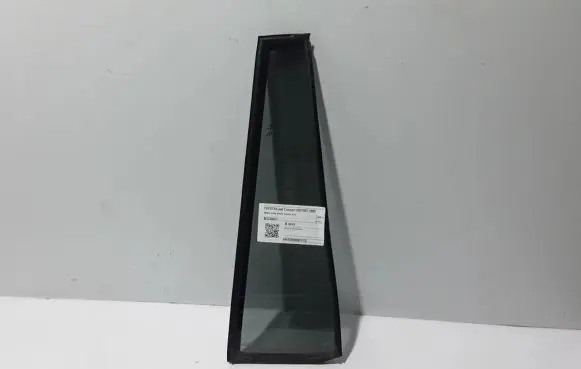 Toyota Land Cruiser (J120) Rear vent window glass 6812360241
