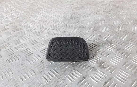 Toyota RAV 4 (XA50) Brake pedal