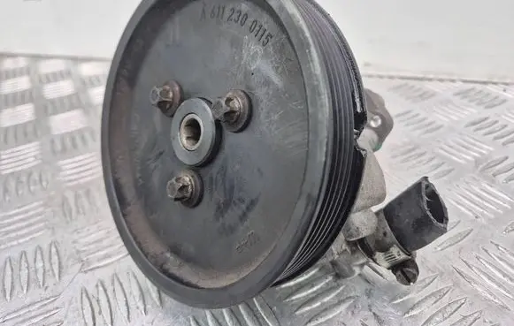 Mercedes-Benz C W203 Power steering pump A0044661301