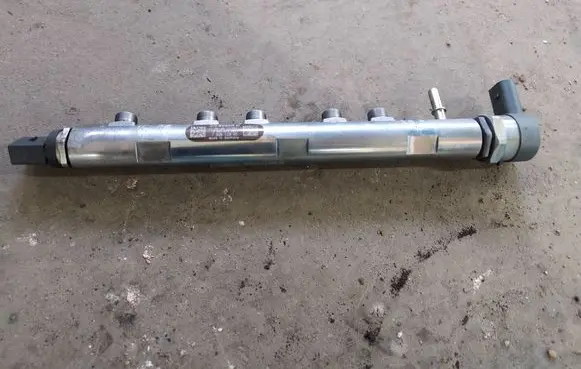 BMW 3 F30 F35 F31 Fuel main line pipe 7809128 711252L1 0445214183