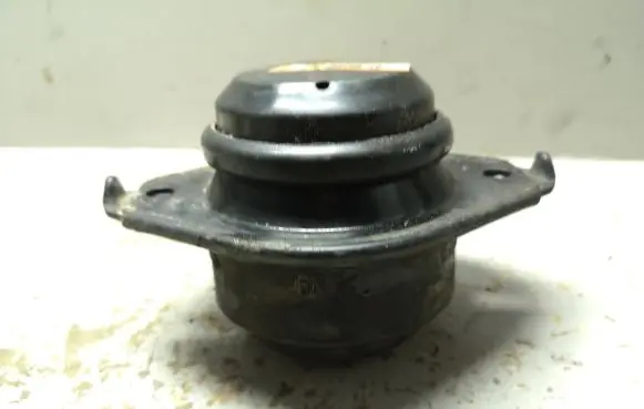 Mercedes-Benz ML W164 Engine mount bracket A2512403417