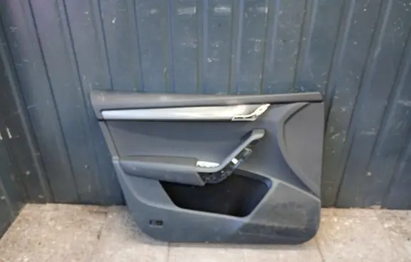 Skoda Octavia Mk3 (5E) Front door card panel trim 5E1867011