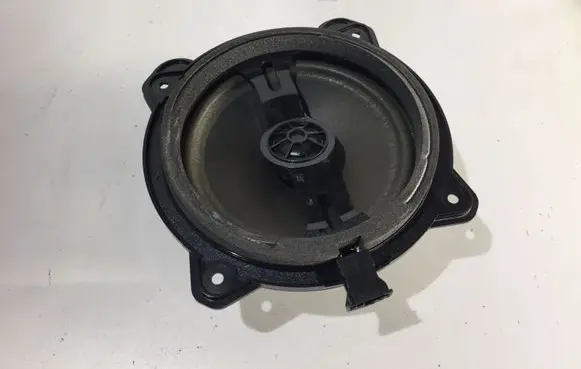 Audi A3 S3 8P Rear door speaker 8H0035411