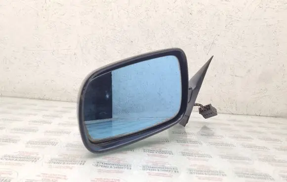 Audi A4 S4 B5 8D Front door electric wing mirror 8D0857543A