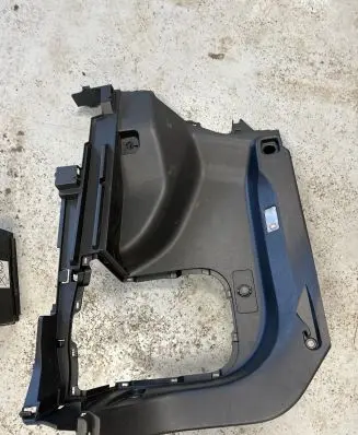 Trunk/boot side trim panel
