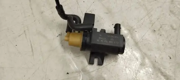 Mercedes-Benz S C217 Turbo solenoid valve A0081535428