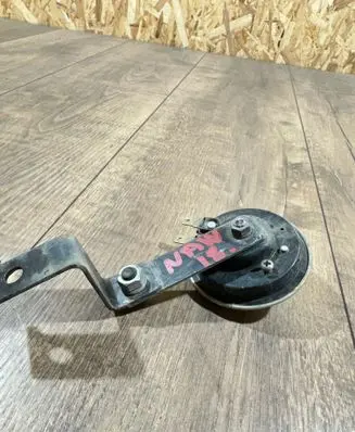 Nissan Navara D23 Horn signal 4V000