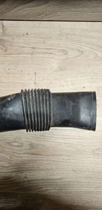 Volvo C70 Air intake hose/pipe 09447101