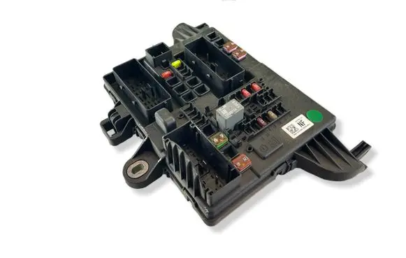 Opel Insignia A Fuse module 13277322