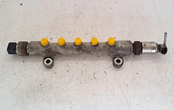 Toyota Avensis T250 Fuel main line pipe 238100R020