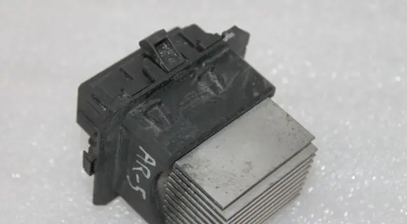 Alfa Romeo Giulietta Heater blower motor/fan resistor 46343257 55221325