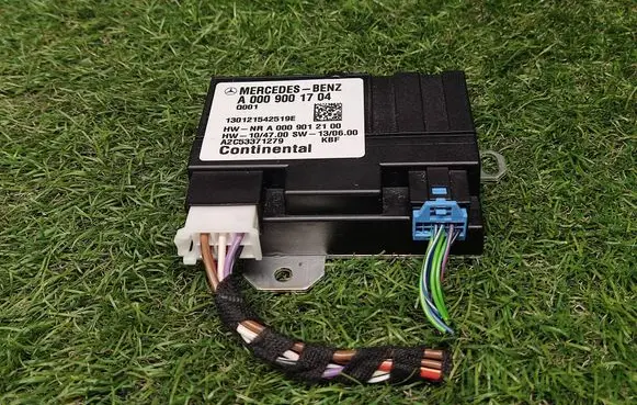 Mercedes-Benz E W212 Fuel injection pump control unit/module A0009001704