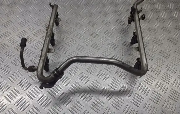 Mercedes-Benz E W210 Fuel main line pipe A1120700095