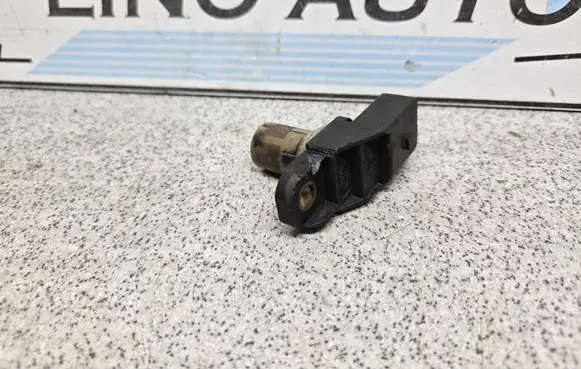 BMW 5 E60 E61 Camshaft position sensor 7794646 25916010
