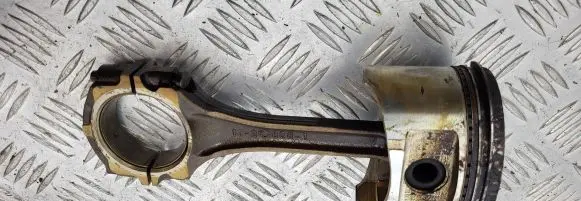 Nissan Terrano Piston with connecting rod