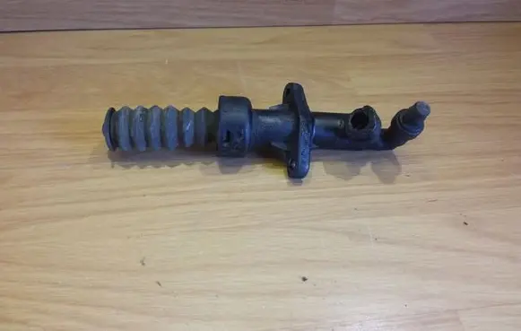 Peugeot 407 Clutch slave cylinder 3264