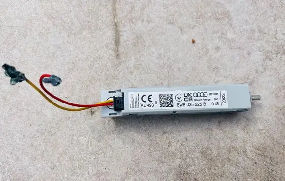 Audi S5 F5 Aerial antenna amplifier 8W8035225B