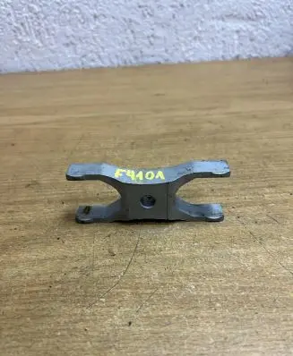Skoda Octavia Mk3 (5E) Fuel Injector clamp holder 04L216A F4101
