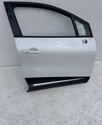 Renault Captur Front door 