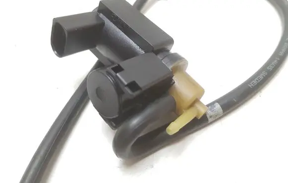 Volvo V40 Turbo solenoid valve 31339808