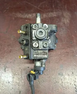 Opel Vectra C Fuel injection high pressure pump 0445010097 0055204599