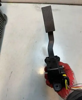 KIA Venga Accelerator throttle pedal 327271P200