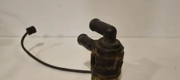 Volkswagen Touran I Water pump 