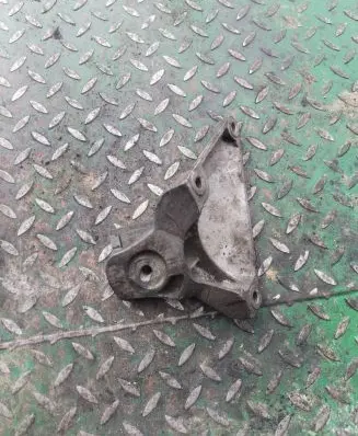 BMW 5 E60 E61 Engine mounting bracket 6769153 EN1706AC 46000DF