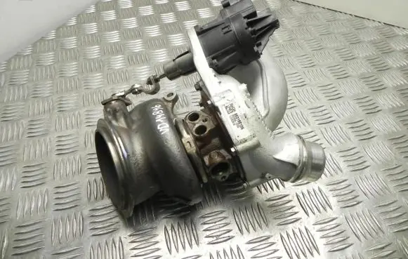 BMW X1 F48 F49 Turbo 8631901 VD14846