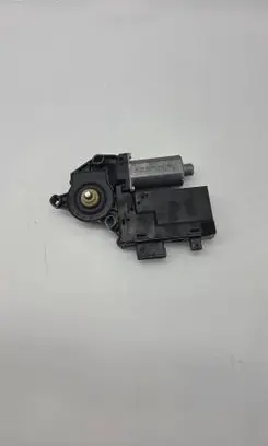 Peugeot 307 Rear door window regulator motor 0130821767
