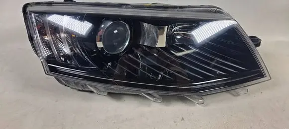 Skoda Octavia Mk3 (5E) Headlight/headlamp 5E1941016B 030127228400 33423344