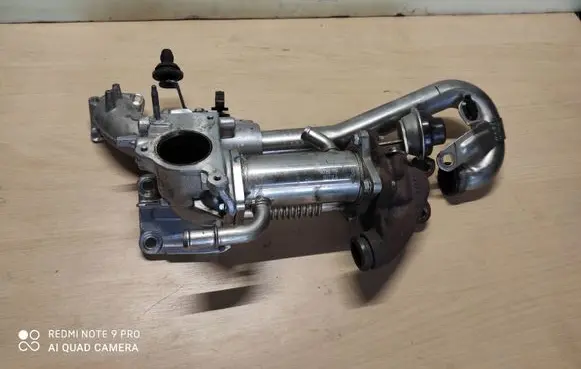 Dacia Sandero EGR valve cooler 147356133R