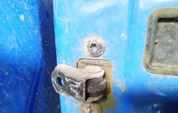 Skoda Fabia Mk1 (6Y) Rear door check strap stopper