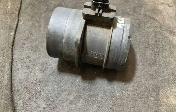 Skoda Octavia Mk2 (1Z) Mass air flow meter 0281002956 284305854 03L906461A