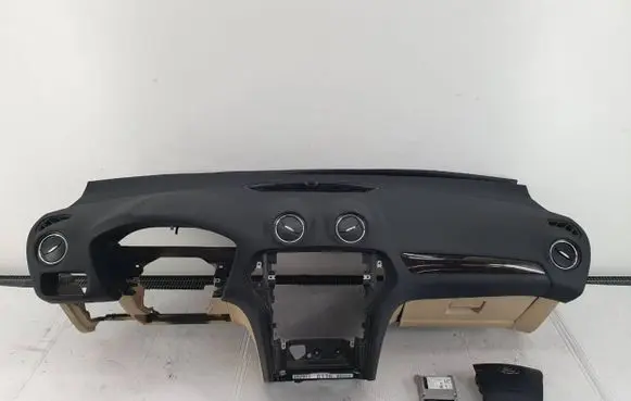 Ford Mondeo MK IV Dashboard