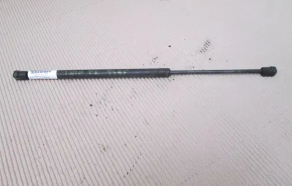 Nissan Primera Shock absorber/damper mounting bracket 