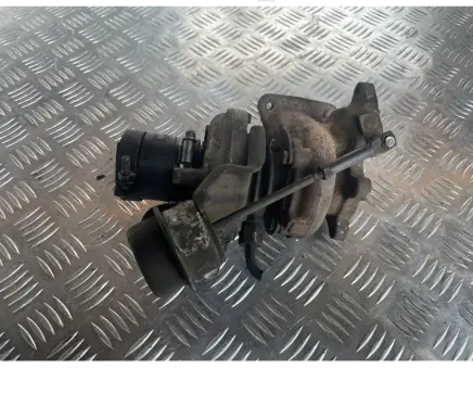 Volkswagen Transporter - Caravelle T4 Turbo 028145701L 4540641 600661F