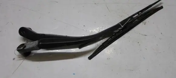 Hummer H1 Front wiper blade arm