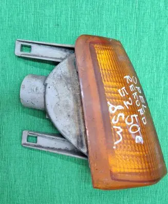 Opel Rekord E2 Front indicator light