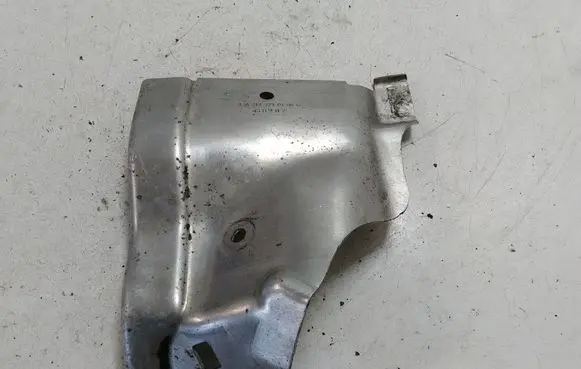 Mercedes-Benz E W212 Heat shield in engine bay A2122710100G